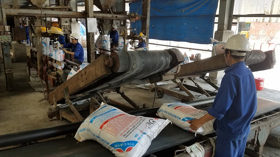 Một dây chuyền sản xuất phân bón. Ảnh minh họa