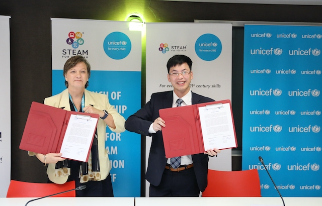 Educate Vietnamese children about digital technology