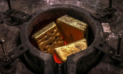 Giá vàng lao dốc mạnh nhất 7 tháng vì sự cứng rắn của Fed