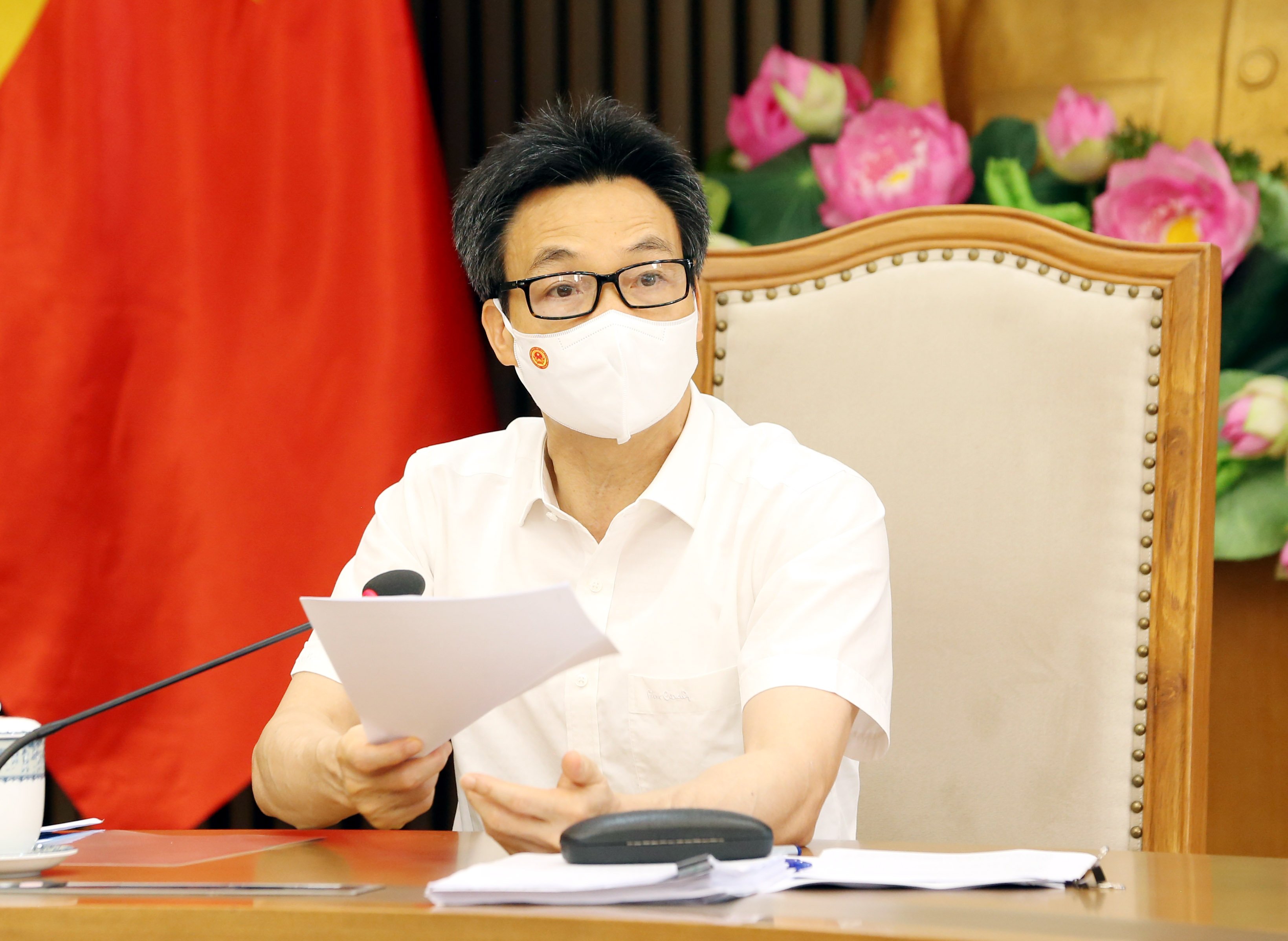 Phó Thủ tướng Vũ Đức Đam chủ trì cuộc họp Thường trực Ban Chỉ đạo Quốc gia phòng, chống dịch Covid-19 sáng 18/6. Ảnh - VGP/Đình Nam. 