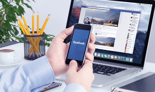 Cuộc đua nghẹt thở với mạng xã hội