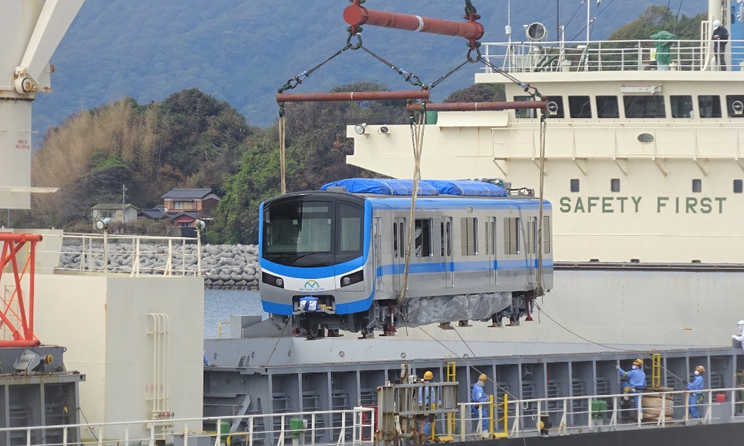 TP.HCM liên tục đón nhận các đoàn tàu được nhập cảng Khánh Hội từ Nhật.
