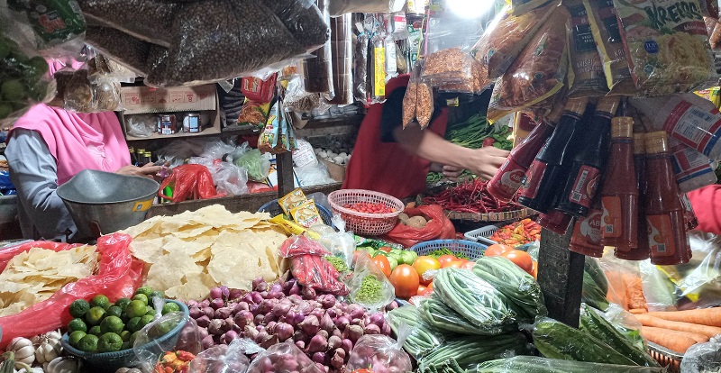 Một chợ truyền thống ở Jarkarta, Indonesia - Ảnh: Okezone