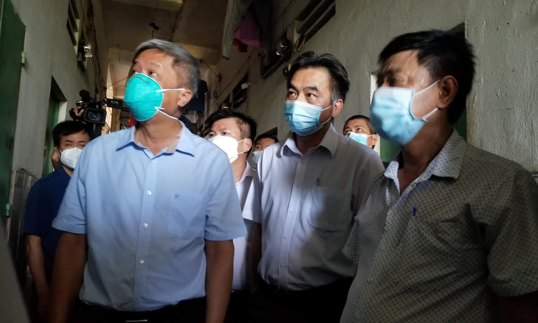 Thứ trưởng Nguyễn Trường Sơn kiểm tra tại khu nhà trọ Khu phố Đồng An 3 (phường Bình Hoà, TX Thuận An).