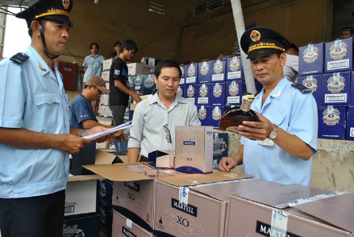 Kiểm tra an toàn thực phẩm đối với hàng hóa nhập khẩu.