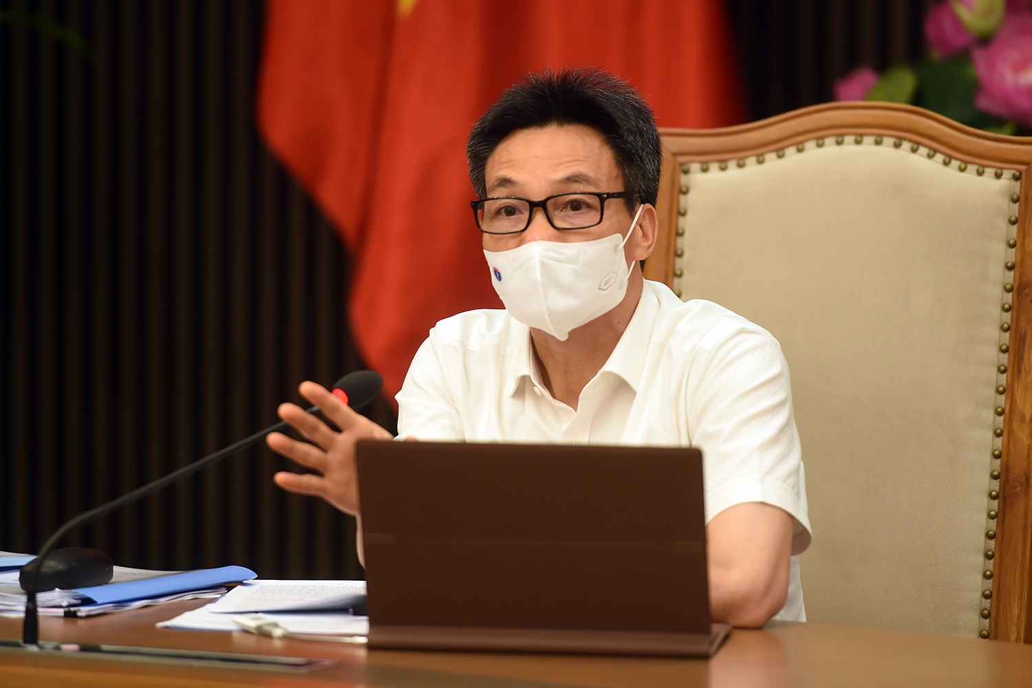 Phó Thủ tướng Vũ Đức Đam chủ trì cuộc họp Thường trực Ban Chỉ đạo Quốc gia phòng, chống dịch Covid-19 chiều 23/6. Ảnh - VGP/Đình Nam. 