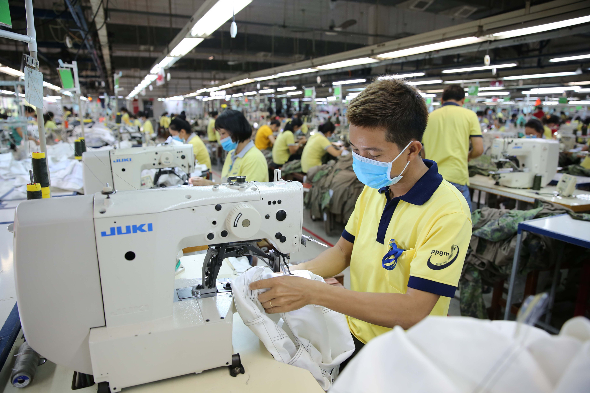 Người lao động tạm hoãn thực hiện hợp đồng lao động, nghỉ việc không hưởng lương được đề xuất hỗ trợ 1,8 triệu đồng/người (Ảnh minh họa).