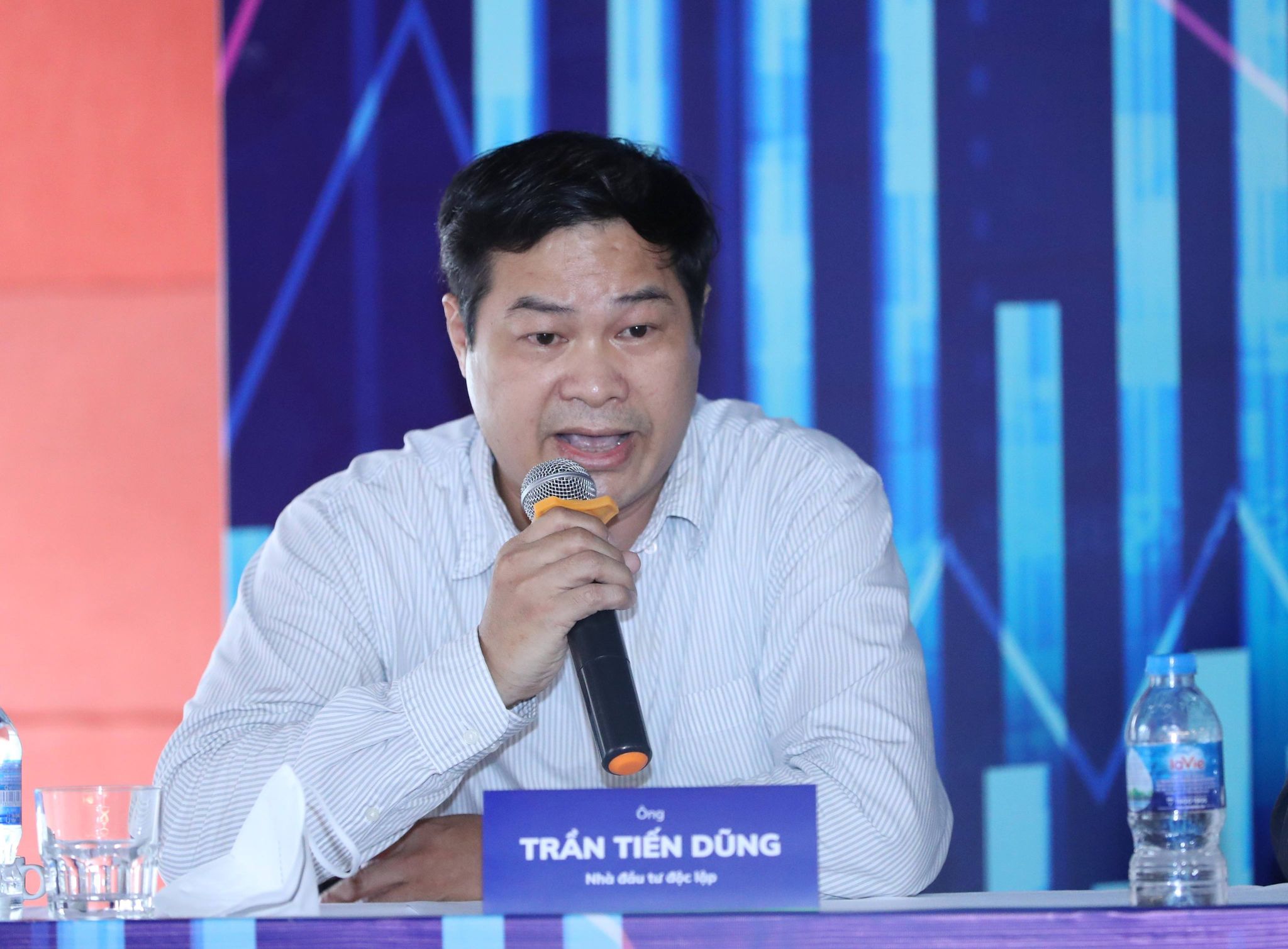 Ông  Trần  Tiến  Dũng, nhà đầu tư độc lập. Ảnh: Quang Phúc.
