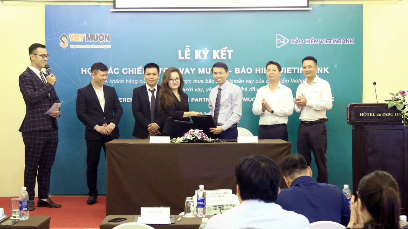Với sự hợp tác này, Vaymuon sẽ phân phối sản phẩm bảo hiểm người vay vốn của VBI đến khách hàng.