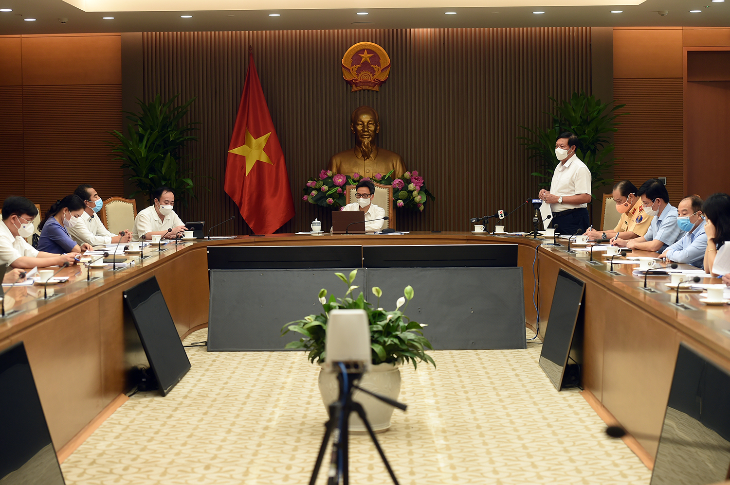 To&agrave;n cảnh cuộc họp. Ảnh - VGP.&nbsp;