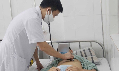 Đề phòng triệu chứng suy thận cấp do mất nước ngày hè