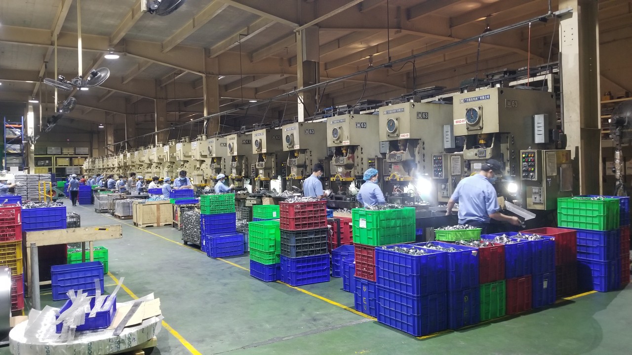 Trong quá trình doanh nghiệp vừa cách ly, vừa sản xuất, toàn bộ nhân sự không rời khỏi nơi ở tập trung và nơi làm việc.