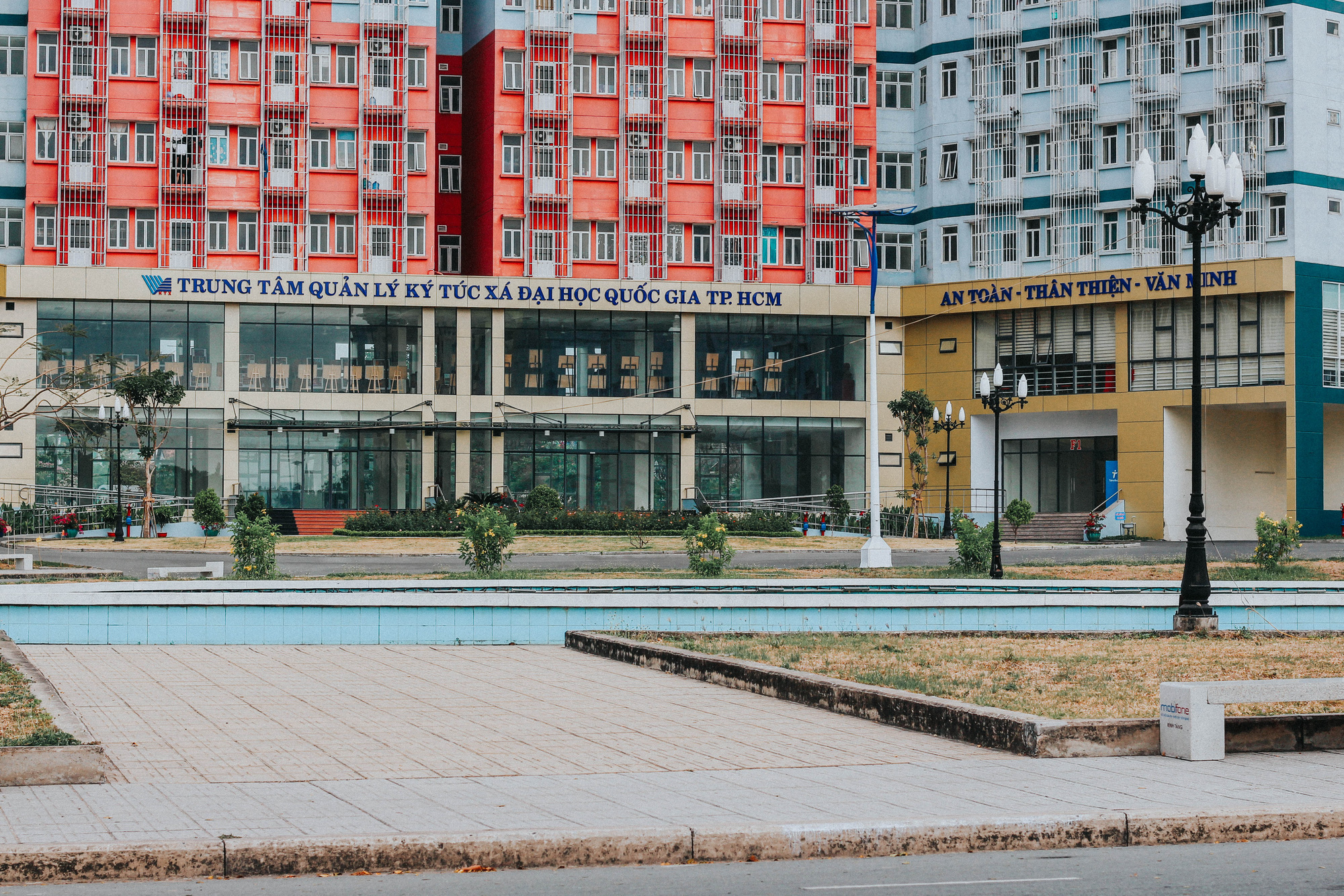 Ký túc xá Khu A, Đại học Quốc gia TP.HCM (thành phố Thủ Đức) được chọn làm Bệnh viện dã chiến thu dung điều trị Covid-19.