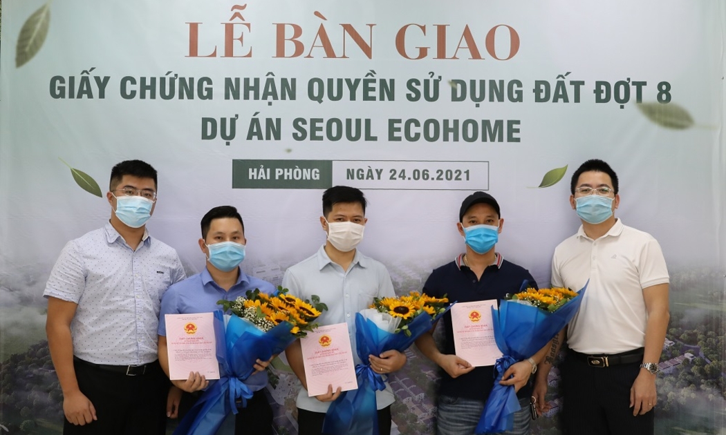 Dự án này tiếp tục mang đến niềm vui cho khách hàng khi đây là bàn giao sổ đỏ đợt 8.