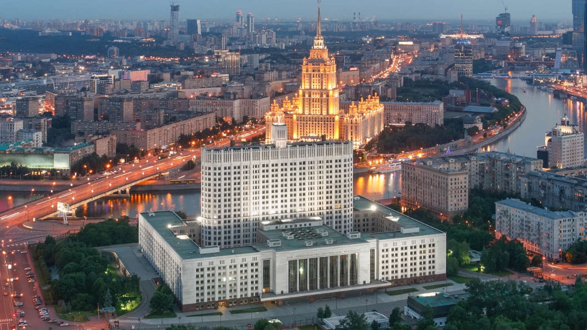 Thu nhập trước thuế h&agrave;ng năm cần c&oacute; để v&agrave;o top 1%: 174.7538 USD Thu nhập trước thuế h&agrave;ng năm cần c&oacute; để v&agrave;o top 10%: 44.195 USD &nbsp;