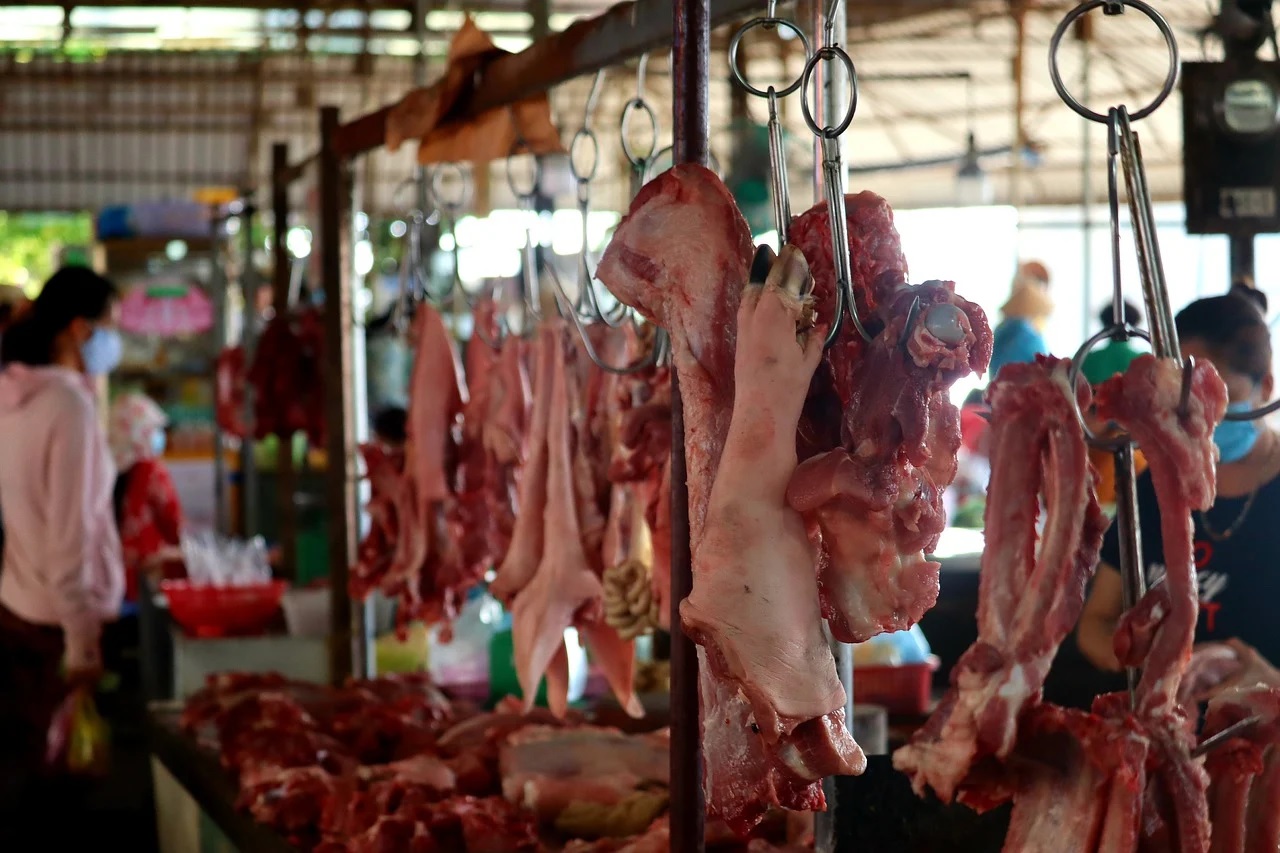 Ngay cả các mặt hàng tươi sống như thịt cá giờ đây cũng có thể mua bán thông qua mạng xã hội.
