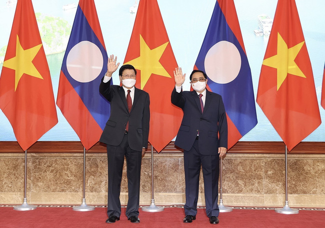 Thủ tướng Chính phủ Phạm Minh Chính hội kiến Tổng Bí thư, Chủ tịch nước Lào - Ảnh: TTXVN.