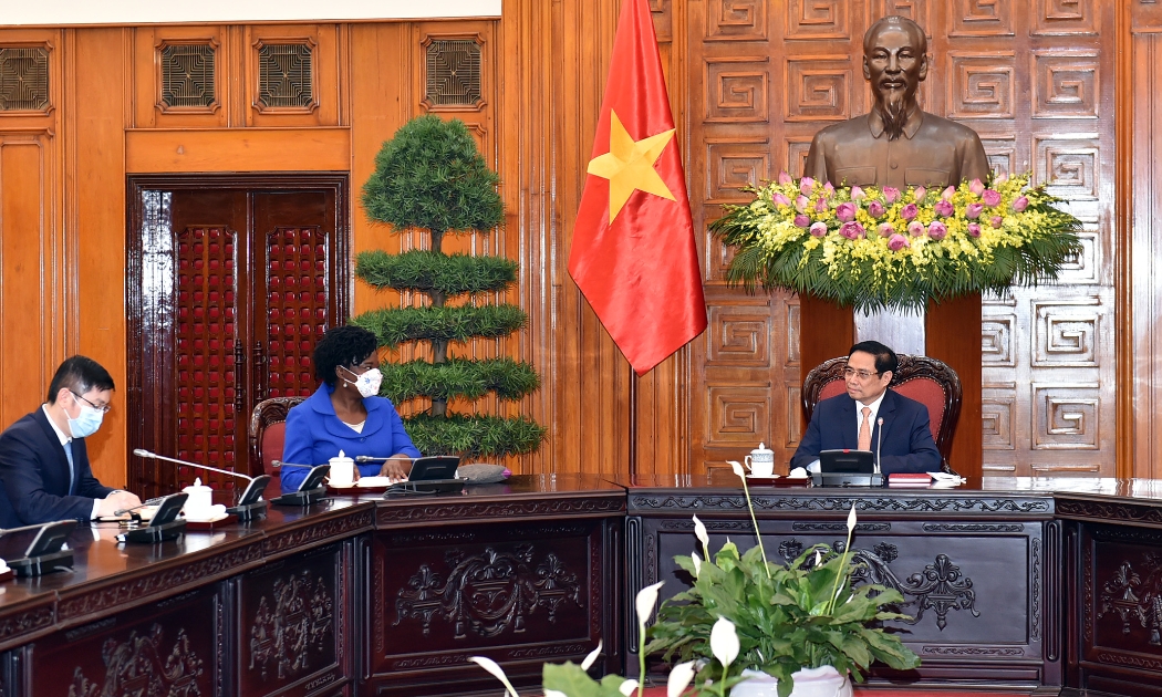 Thủ tướng Chính phủ Phạm Minh Chính tiếp bà Victoria Kwakwa, Phó Chủ tịch WB phụ trách khu vực Đông Á và Thái Bình Dương - Ảnh: Nhật Bắc/VGP