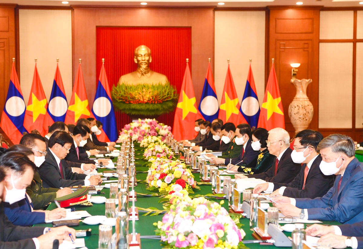 Tổng B&iacute; thư, Chủ tịch nước L&agrave;o Thongloun Sisoulith hội đ&agrave;m Tổng B&iacute; thư Nguyễn Ph&uacute; Trọng - Ảnh: VGP