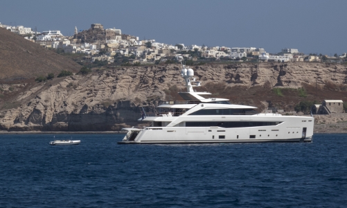 Giới nhà giàu ùn ùn đi nghỉ hậu Covid, cảng Hy Lạp đông nghẹt siêu du thuyền