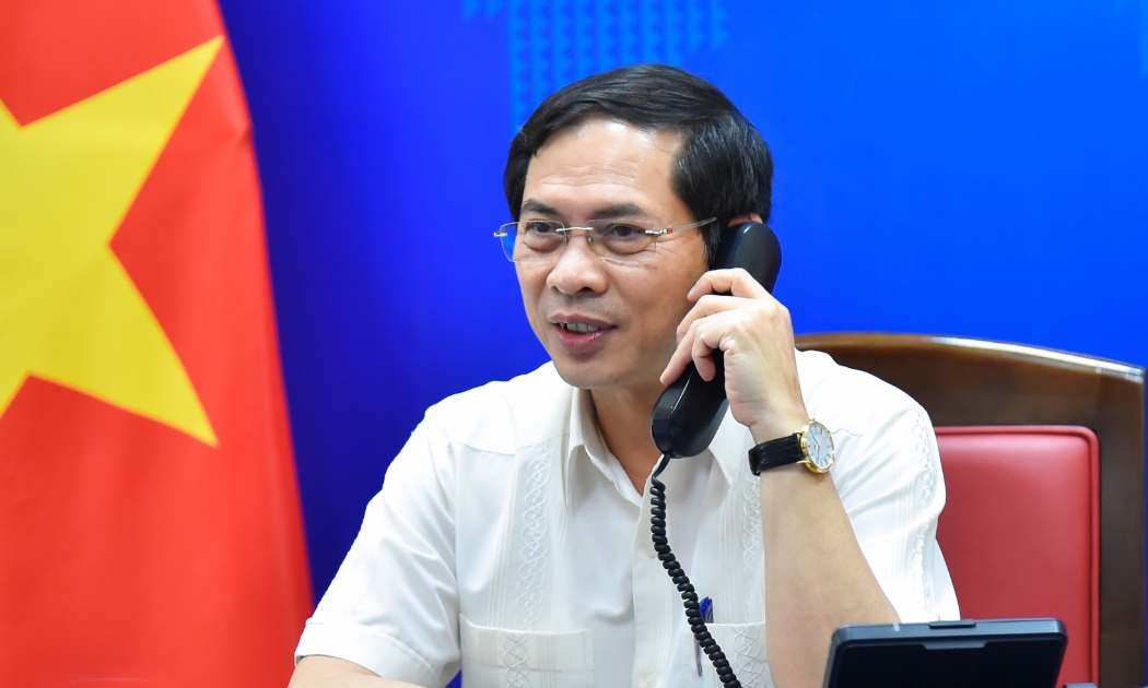 Bộ trưởng Ngoại giao Bùi Thanh Sơn tại cuộc điện đàm với Bộ trưởng Ngoại giao Na Uy - Ảnh: Báo TGVN