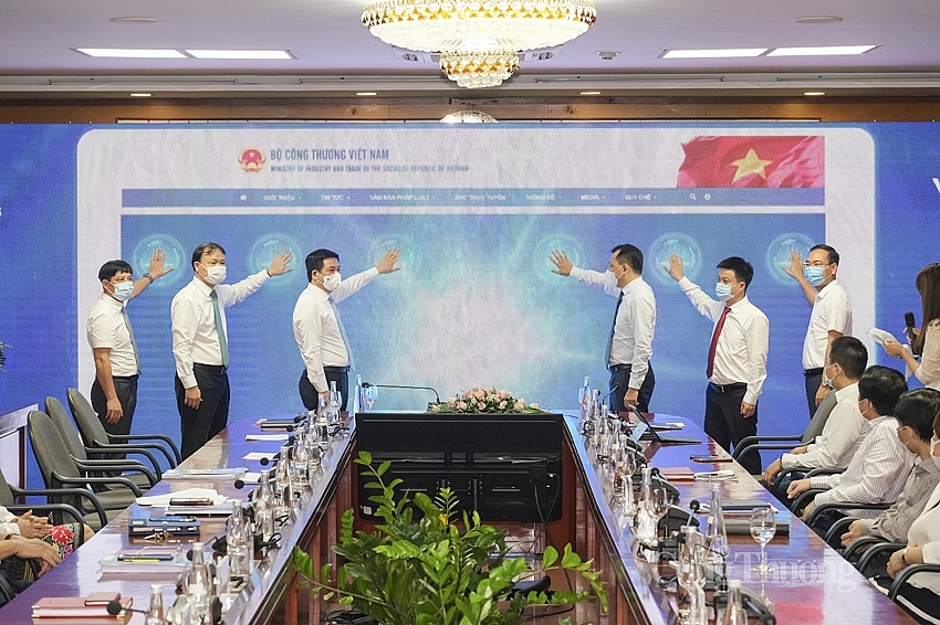 Cổng thông tin điện tử mới của Bộ vừa được đưa vào sử dụng nhằm hình thành nhịp cầu trực tuyến gắn bó mật thiết giữa Bộ Công Thương với người dân và doanh nghiệp.
