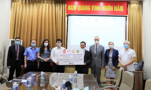 Bộ Y tế tiếp nhận 190.000 kit xét nghiệm Covid-19 của 4 bang thuộc Cộng hoà Liên bang Đức