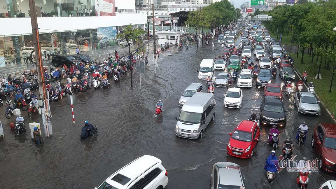 Ngập do mưa và triều cường vẫn là bài toán nan giải của TP.HCM
