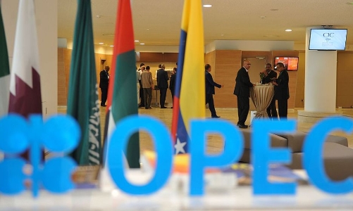 Nội bộ OPEC lục đục, giá dầu càng tăng nóng