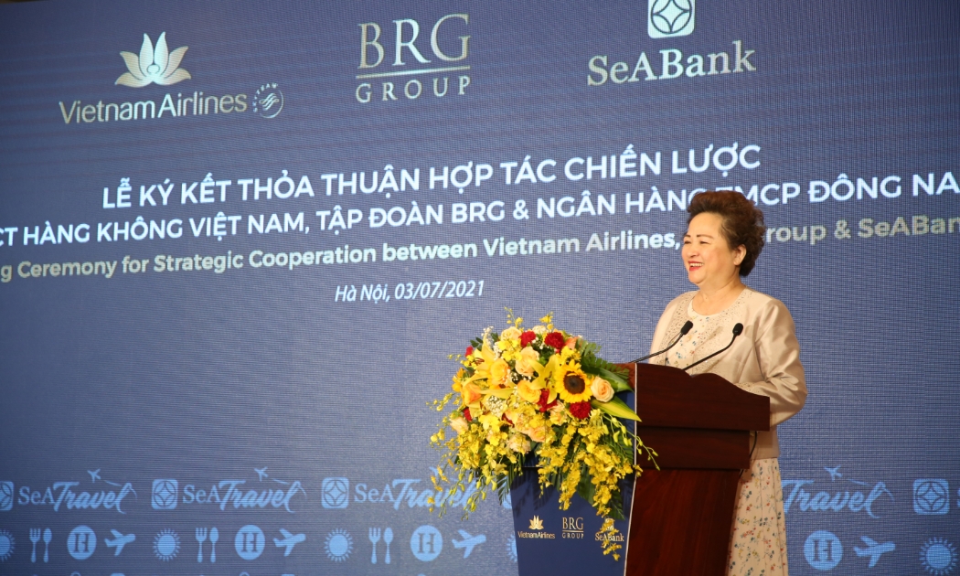 Bà Nguyễn Thị Nga, Chủ tịch Tập đoàn BRG, phát biểu tại lễ ký.