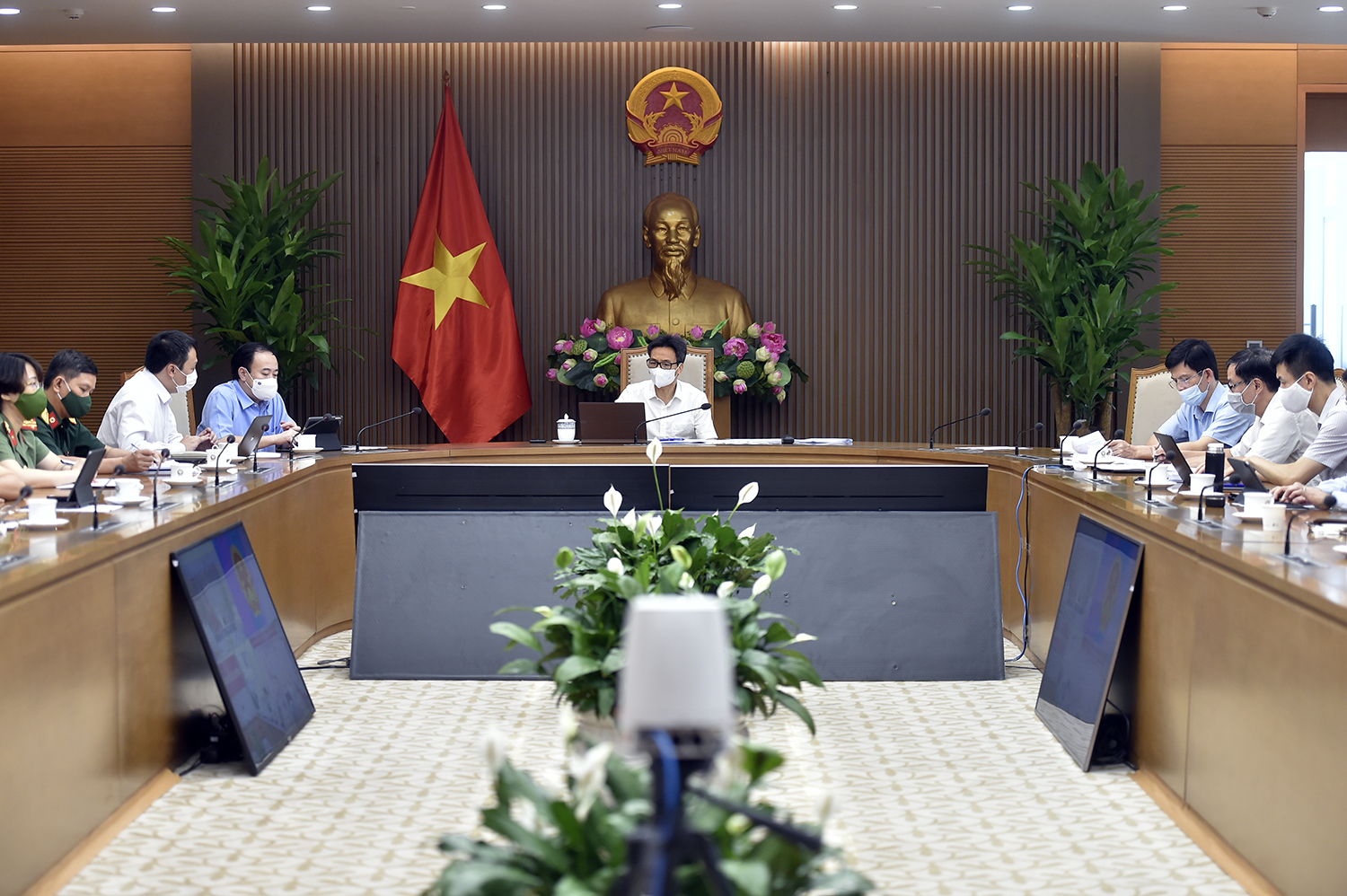 To&agrave;n cảnh cuộc họp. Ảnh - VGP.&nbsp;