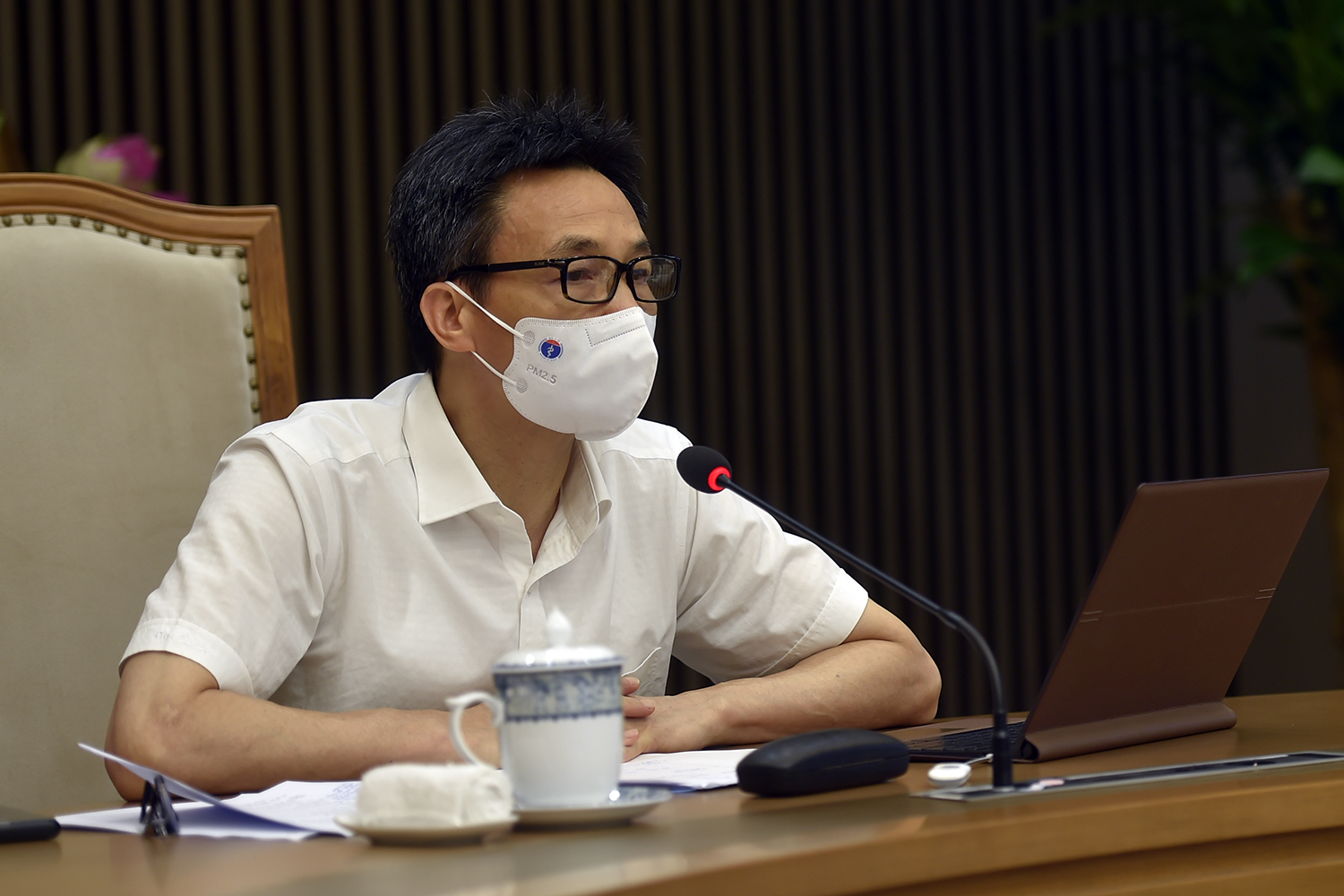 Phó Thủ tướng Vũ Đức Đam chủ trì cuộc họp trực tuyến với tỉnh Đồng Tháp về các biện pháp phòng chống dịch chiều 5/7. Ảnh - VGP. 