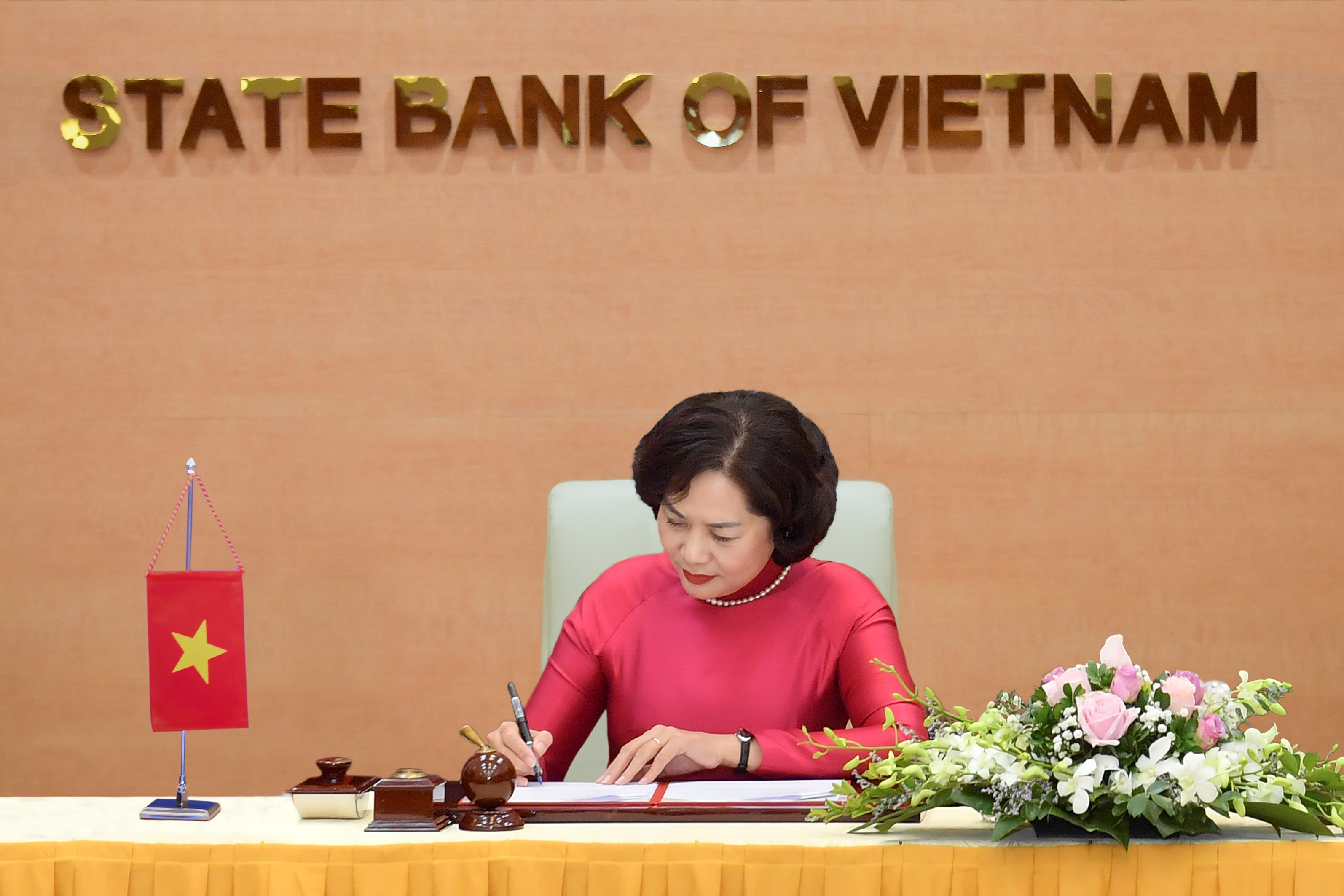 Thống đốc Nguyễn Thị Hồng