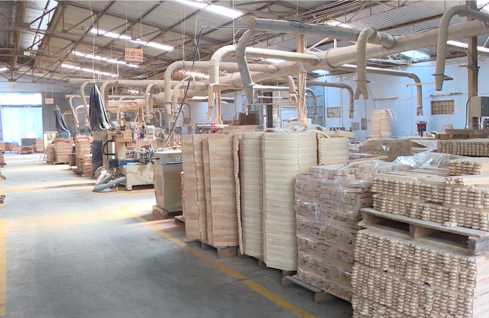 D&ugrave; dịch Covid-19 ảnh hưởng lớn đến sản xuất kinh doanh, nhưng c&aacute;c doanh nghiệp ng&agrave;nh gỗ Việt Nam vẫn giữ được sự chủ động.