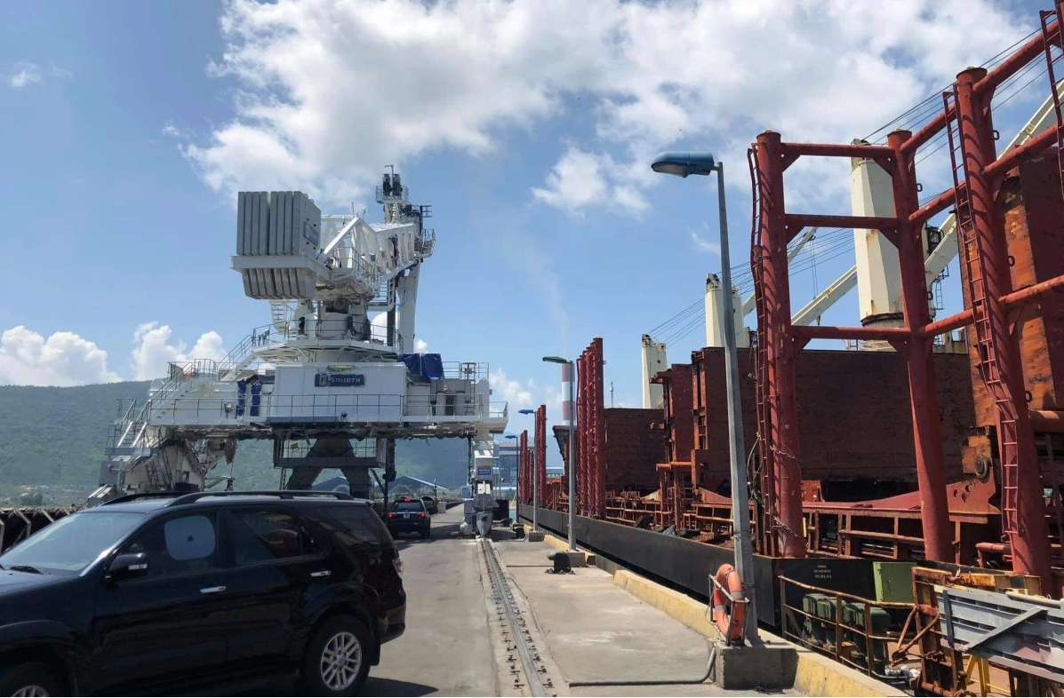 Nhiệt điện Vũng &Aacute;ng 1 H&agrave; Tĩnh đ&atilde; thực hiện nghi&ecirc;m ngặt c&aacute;c biện ph&aacute;p ngăn chặn dịch Covid-19, tăng sản lượng điện trong m&ugrave;a nắng n&oacute;ng.