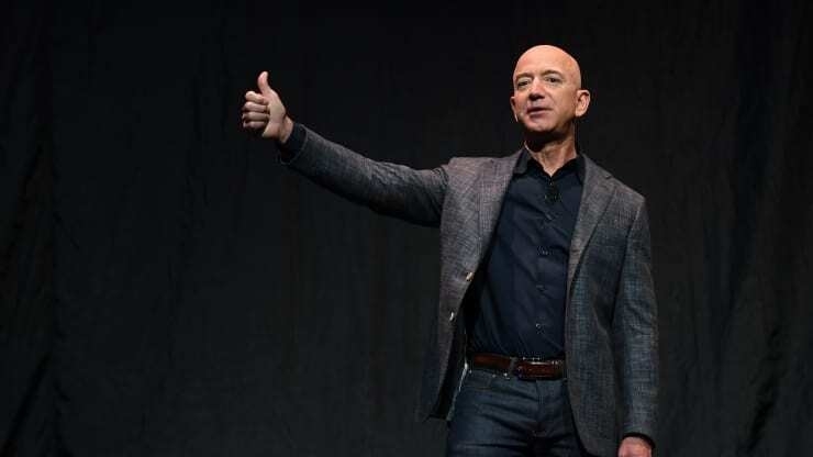 Tỷ phú Jeff Bezos - Ảnh: CNBC.