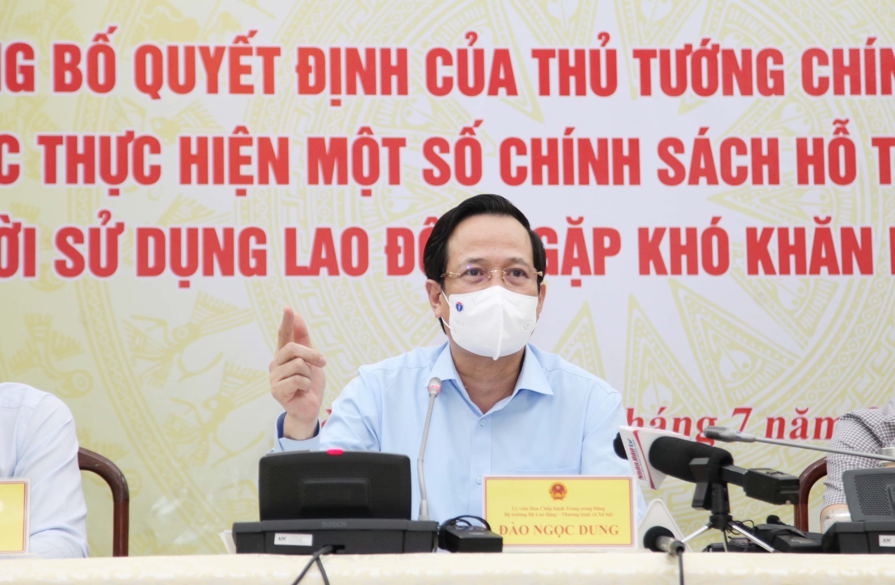 Bộ trưởng Đào Ngọc Dung chủ trì cuộc họp báo chiều ngày 7/7.