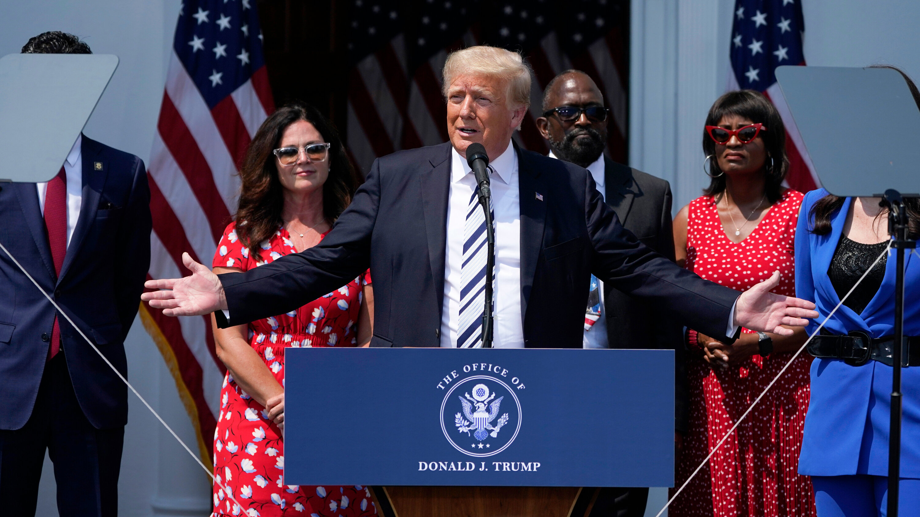 Cựu Tổng thống Donald Trump phát biểu trong họp báo tại Trump National Golf Club ở Bedminster, New Jersey ngày 7/7/2021 - Ảnh: AP