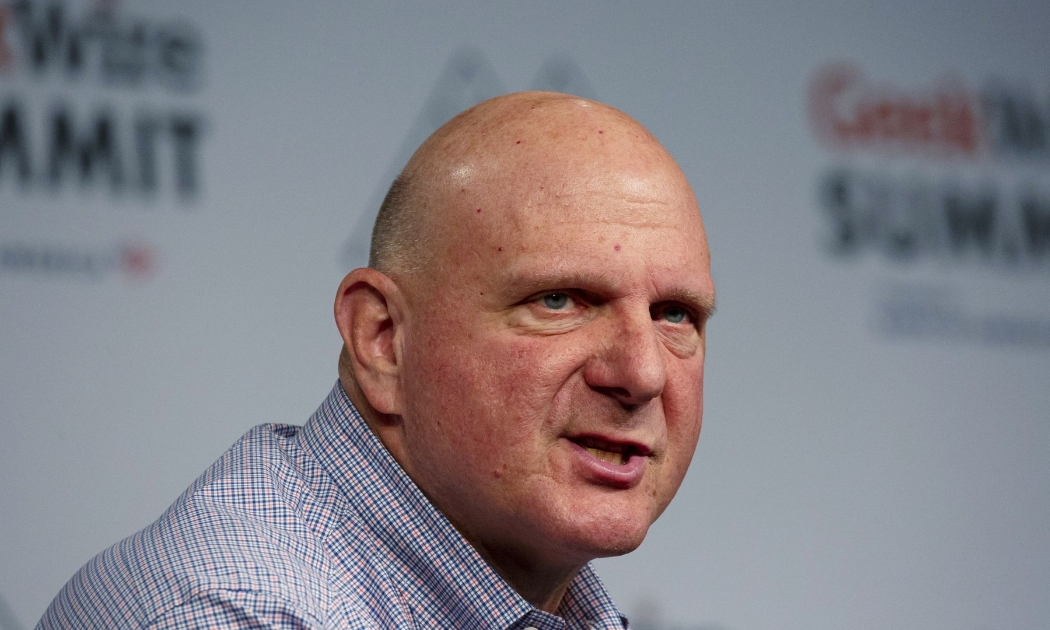 Ông Steve Ballmer, cựu CEO Microsoft - Ảnh: Bloomberg