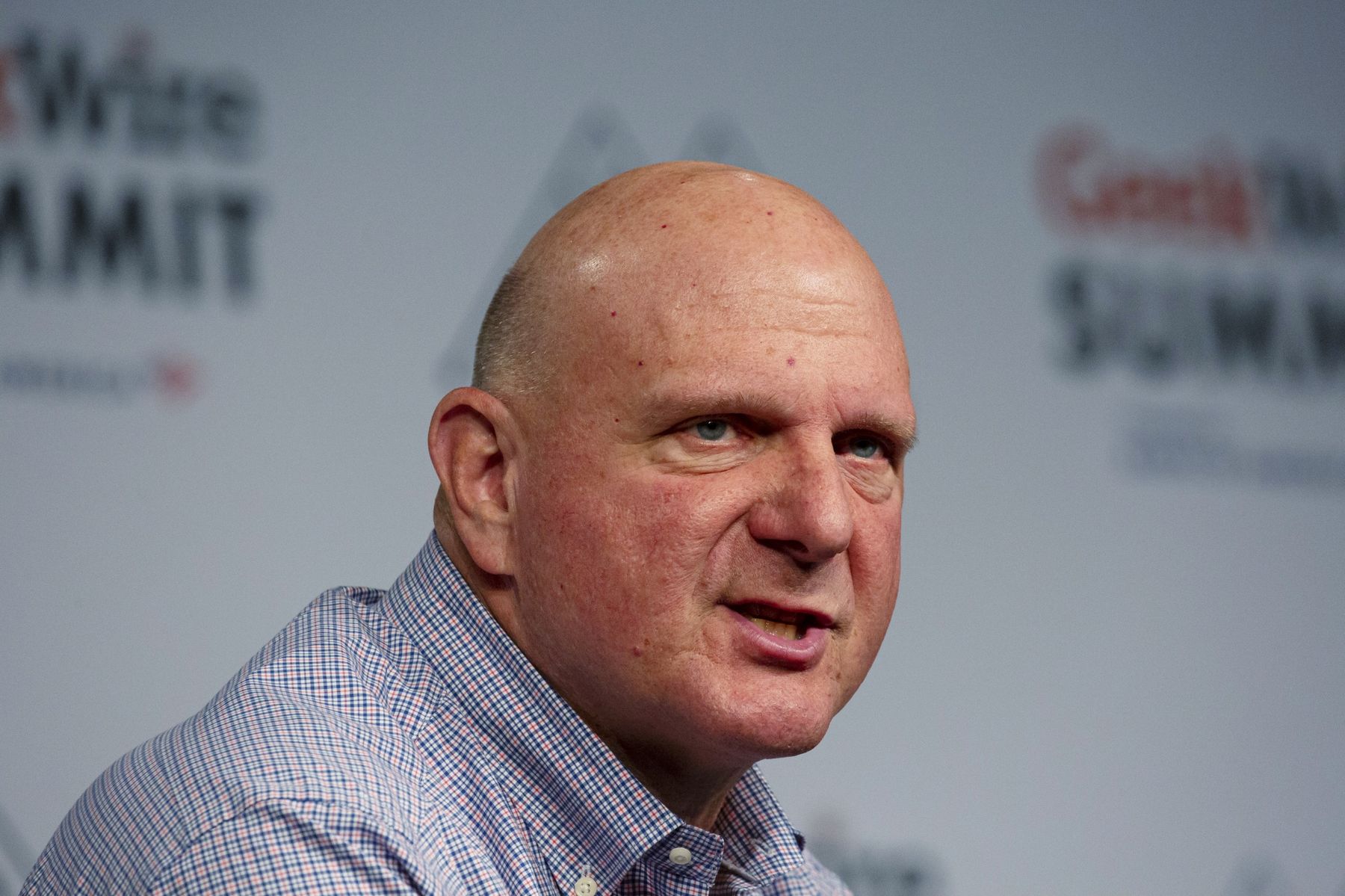 Ông Steve Ballmer, cựu CEO Microsoft - Ảnh: Bloomberg
