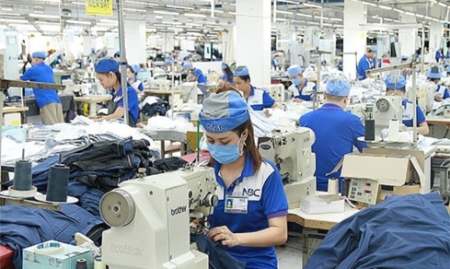 Tiến độ tiêm vaccine có thể hãm đà tăng xuất khẩu dệt may