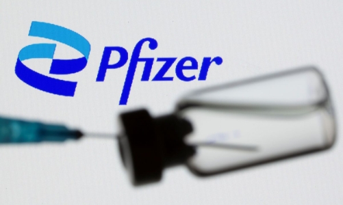 Pfizer tính xin phê chuẩn mũi tiêm nhắc lại vì hiệu quả vaccine giảm sau 6 tháng