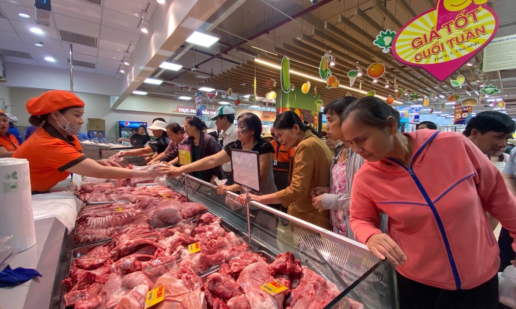 Thực phẩm tươi sống chỉ sau chưa đầy 1 giờ đồng hồ đã hết.