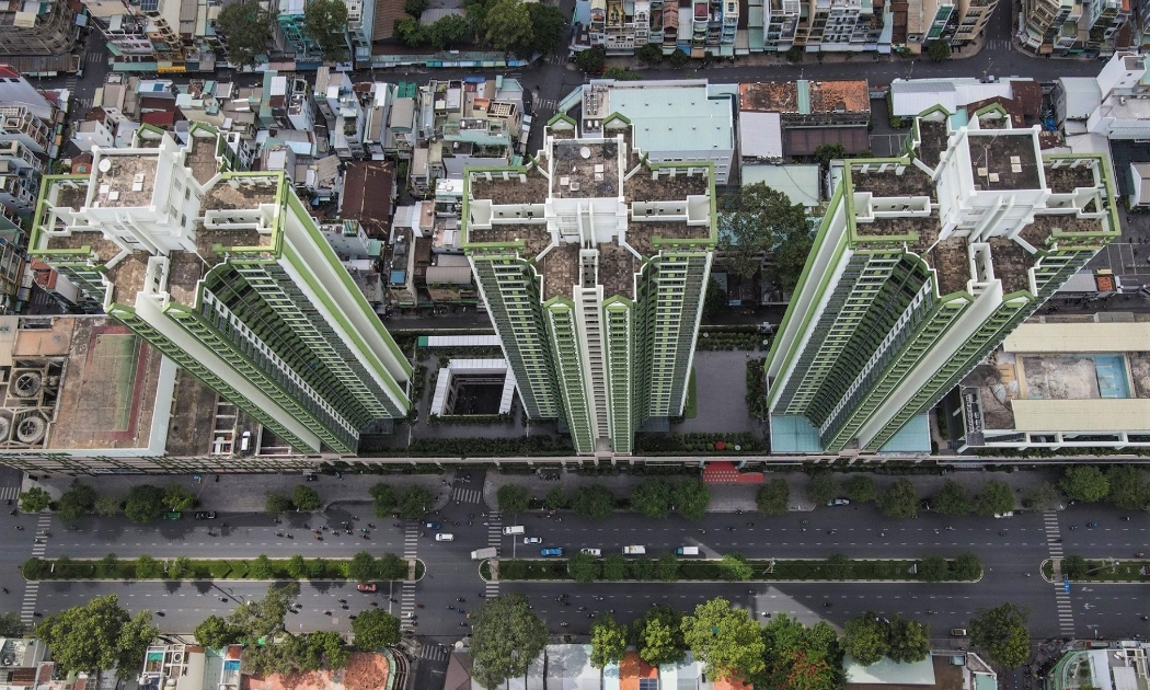Một phần cao ốc Thuận Kiều Plaza đang được TP.HCM cải tạo thành Bệnh viện dã chiến với quy mô 1.000 giường bệnh nhân Covid-19. 