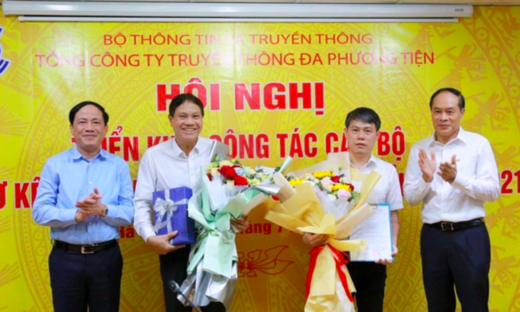 Ông Nguyễn Ngọc Bảo (thứ 3 từ trái sang) được bổ nhiệm giữ chức vụ quyền Tổng giám đốc Tổng Công ty VTC, có hiệu lực từ ngày 9/7/2021.