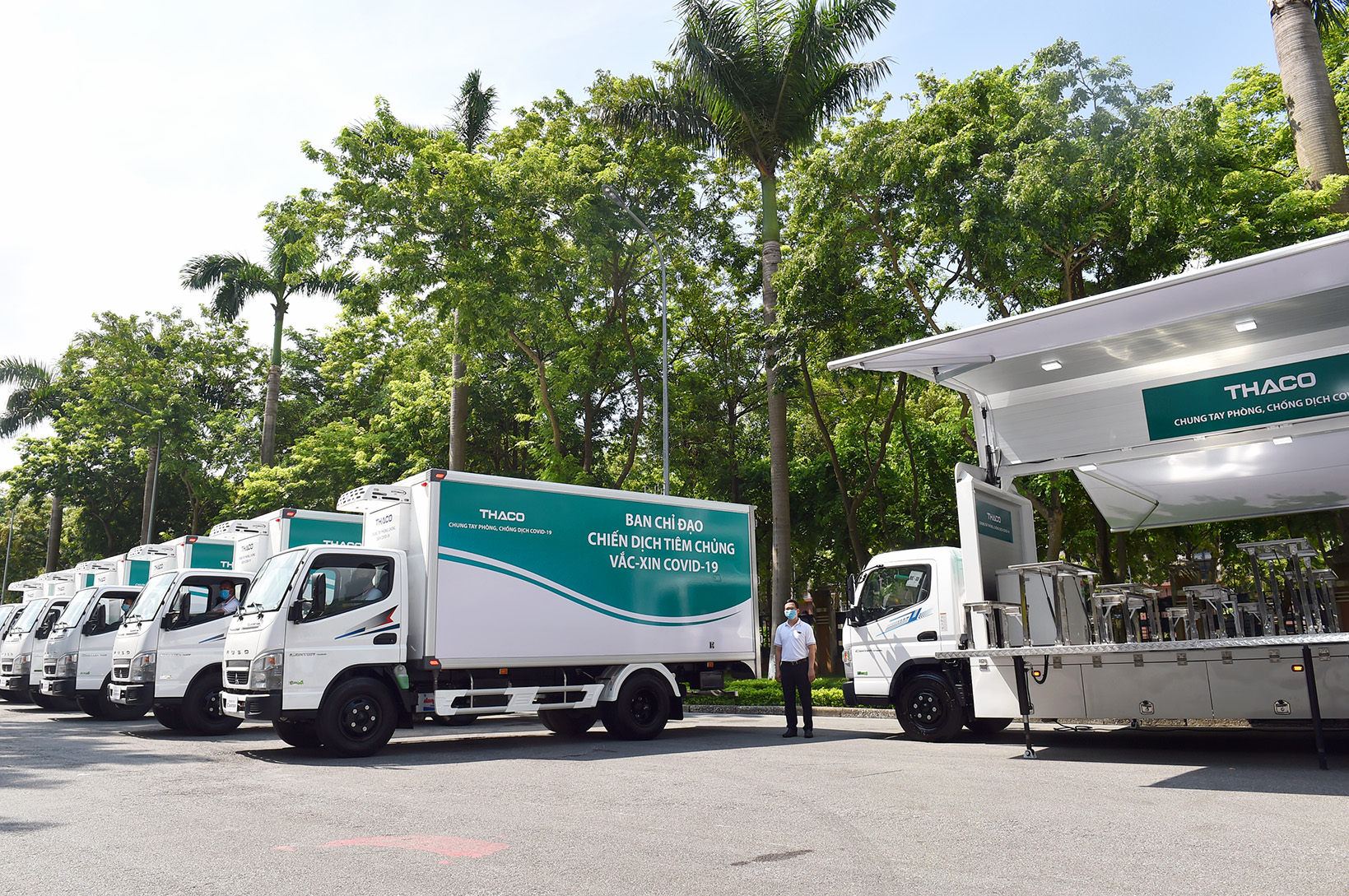 126 xe chuy&ecirc;n dụng vận chuyển vaccine v&agrave; ti&ecirc;m chủng lưu động hỗ trợ c&ocirc;ng t&aacute;c ph&ograve;ng chống dịch Covid-19.