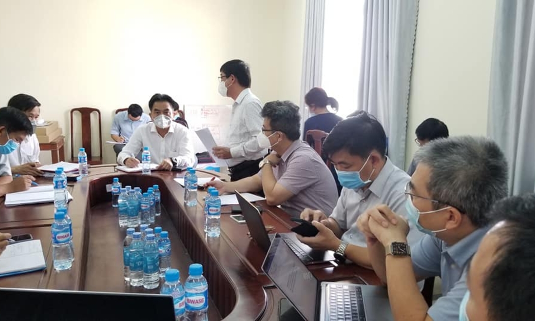 Bộ phận thường trực đặc biệt của Bộ Y tế hỗ trợ chống dịch Covid-19 làm việc tại tỉnh Bình Dương.