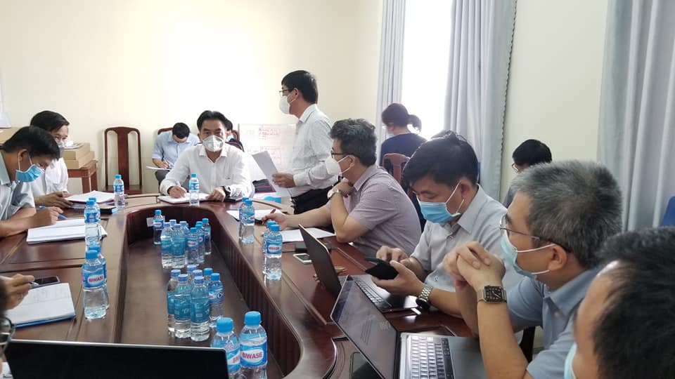 Bộ phận thường trực đặc biệt của Bộ Y tế hỗ trợ chống dịch Covid-19 làm việc tại tỉnh Bình Dương.