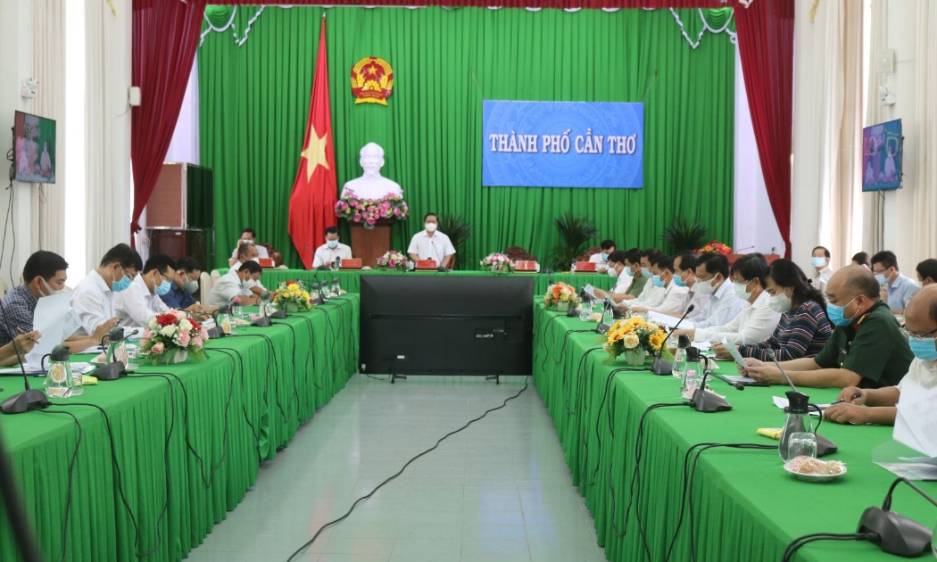 Quang cảnh cuộc họp.