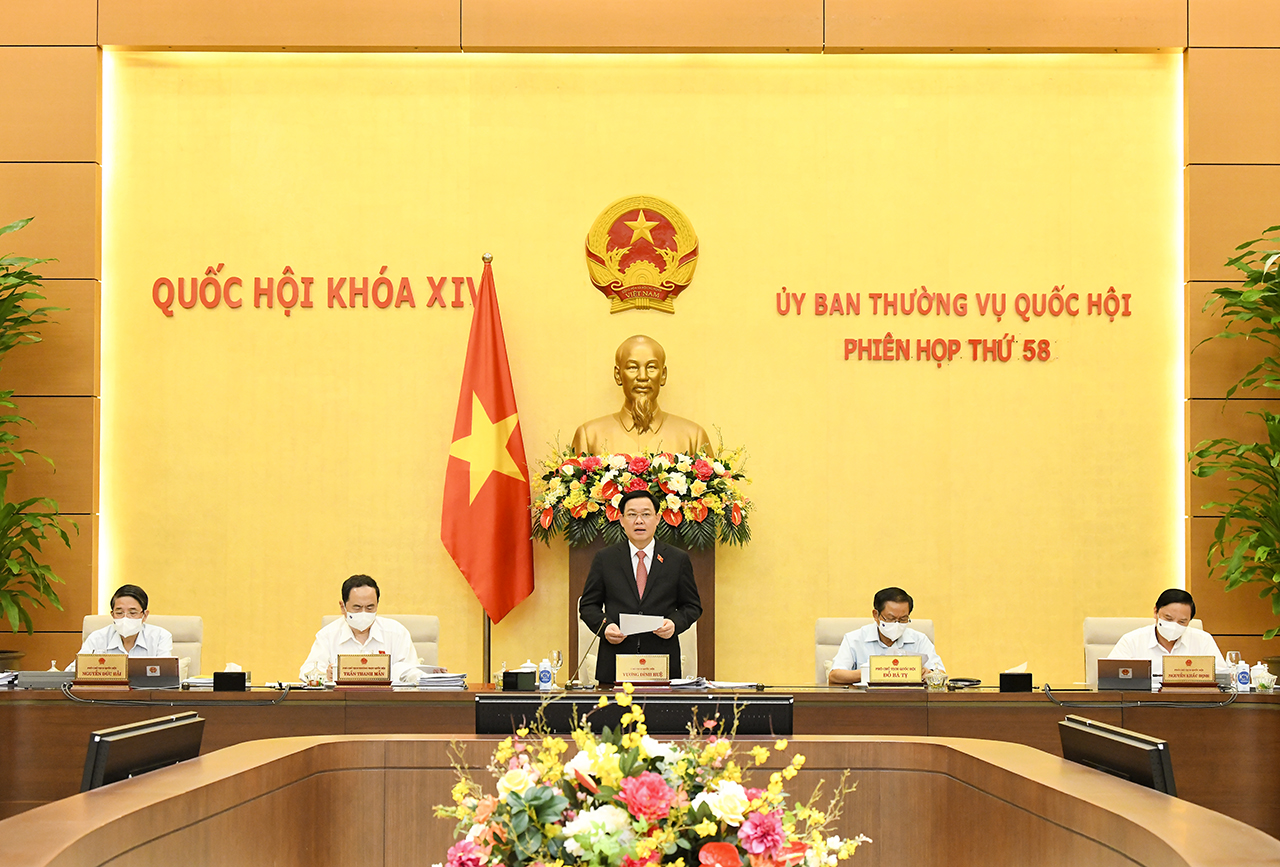 Chủ tịch Quốc hội Vương Đình Huệ phát biểu khai mạc phiên họp - Ảnh: Quochoi.vn